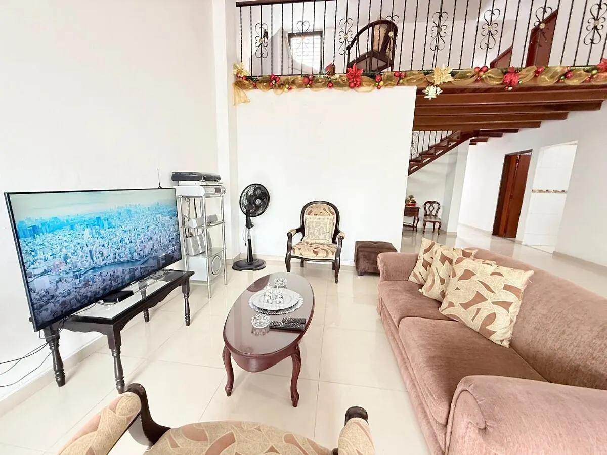 Ferienhaus Casa Con Aires Y Bbq Cerca A Mall Chipichape Cali Kolumbien